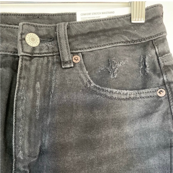 đť…şnew American Eagle Black Highest Rise Mom Shorts Waist Size 26 Distressed - Picture 8 of 10